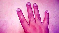 ¡Wow, esta latina madura cachonda ama lamer coño tanto 😍!