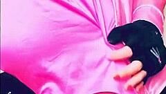 베로니카 말해, 집에 혼자 장난감으로