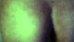 Genç koca yarağı derine alıyor