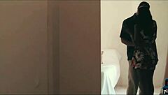 Perempuan coklat voyeur, tengok pasangan Eropah panas kongkek dengan kote besar