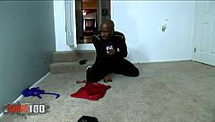 Büyük memeli siyah hatun Donna Red devasa siyah siki yiyor 😍