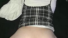 Aile yemeği için hazırlanıyor iri siyah yarrakla