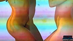 ポルトガル人とカナダ人のブロンドがホットなレズビアン