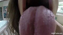 Abigail Mac provoca en la ducha con sus tetazas enormes