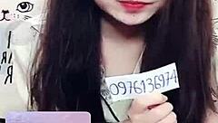 Jin Xinh Bunny Performs Live Show with Full Face While Talking