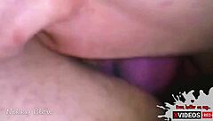 ¿quieres ver a esta pareja lamiendo y cabalgando sin condón de cerca?