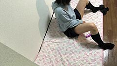 막 배운 자위로 절정 오다