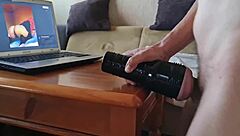 夢の女に捧ぐ巨根手コキ