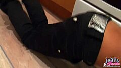 У меня сексуальный сюрприз с флешем горячих трусиков