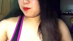 gái chơi bigo hở háng trong buổi livestream