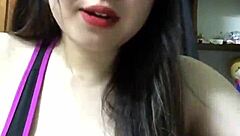 gái chơi bigo hở háng trong buổi livestream