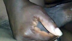 Puta ebony con culo grande deepthroatea verga monstruosa a lo bruto