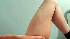 若いイケメンがチンポ弄びつつケツ見せ！