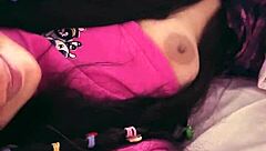 mexican girl offers herself