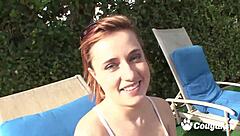 블론드 틴 세이샤 케이시가 단단한 자지에 올라타