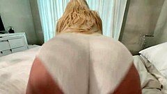 Glamour milf toys her tight wet pussy hard, damn!