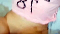 継母のベッドに忍び込んで激しくセックス。マンコに精液いっぱい