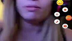 Una Bella Tettona bøyd over i doggystyle posisjon