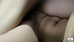 Que juicio el de mi jovencita hermanastra, le dare una buena follada por ese rico coño apretado.