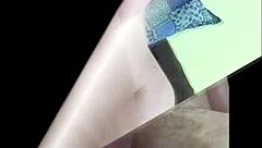 아름다운 여자들의 얼굴에 핸드잡과 사정