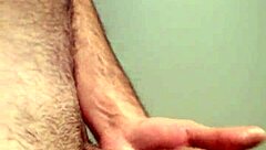 queue dure qui explose en giclée intense