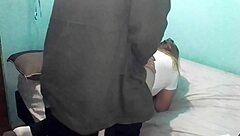 Трахаемся раком в холодный день на нашей двуспальной кровати