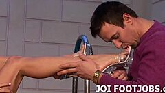 i want your cum all over my feet 😍