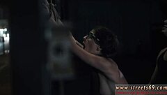 Lihat cewek nympho remaja 18+ berkacamata didominasi dalam seks bdsm 😜