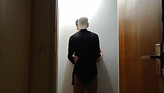 câmeras do prédio flagram amigos se pegando no corredor depois da academia 😏