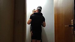 câmeras do prédio flagram amigos se pegando no corredor depois da academia 😏