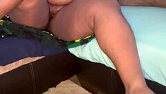 fat bbw pussy gushing and squirting on the couch