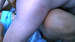 La tímida latina otaku engaña con el estudiante popular en su depa apretado