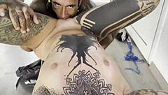 The sexy tattooed princess arrives for an intense training session with damilvvs, exploring gay pleasures.