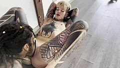 Seksi dövmeli prenses damilvvs ile yoğun antrenmanda gay zevkleri keşfediyor.