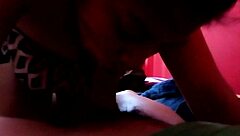 私のデブ女がチンポを上手く吸ってる