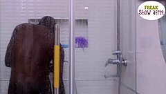 Horny madam gets big cock gateman to fuck and squirt 😈