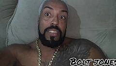 Arkadaşının götünü ve amını çift penetrasyon yapıyorum diyor