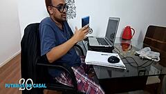 Vivi Guedez Oficial Chama O Entregador De Ra��o Para Fazer A Entrega Da Ra��o Veja Filme Completo X Video Red