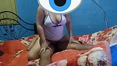 Hot Damn, Rica Mujer Shows Off Her Latina Curves!