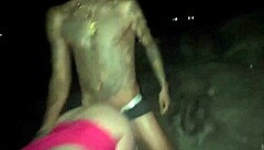 eu e meus amigos comemos a putinha dos peitos no meio da rua com voyeurs batendo punheta