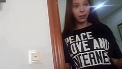 Follé a mi hijastro mientras se pajeaba