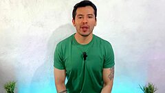 coach maduro musculoso gets drilled by young stud at gym