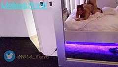 Melissa Scott sıcak doggy için eğiliyor doymak bilmiyor!