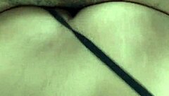 在那根黑人大屌上大声呻吟。