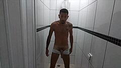 Gabriel Victor, the pauzudo stud, gets wild and bareback outdoors