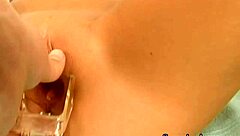 Speculum babe fisting her tight pussy 😍