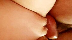 Emoções à flor da pele com putinhas safadas na foda bruta e garganta profunda.