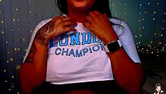 Aku Pandu Kau Masukkan Tangan ke Dubur untuk JOI CEI