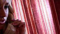 I Masturbate in Red Heels