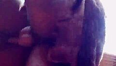 エピックスタイルのロマンチックセックス、熟女がバックで曲げられて屋外黒人ファック